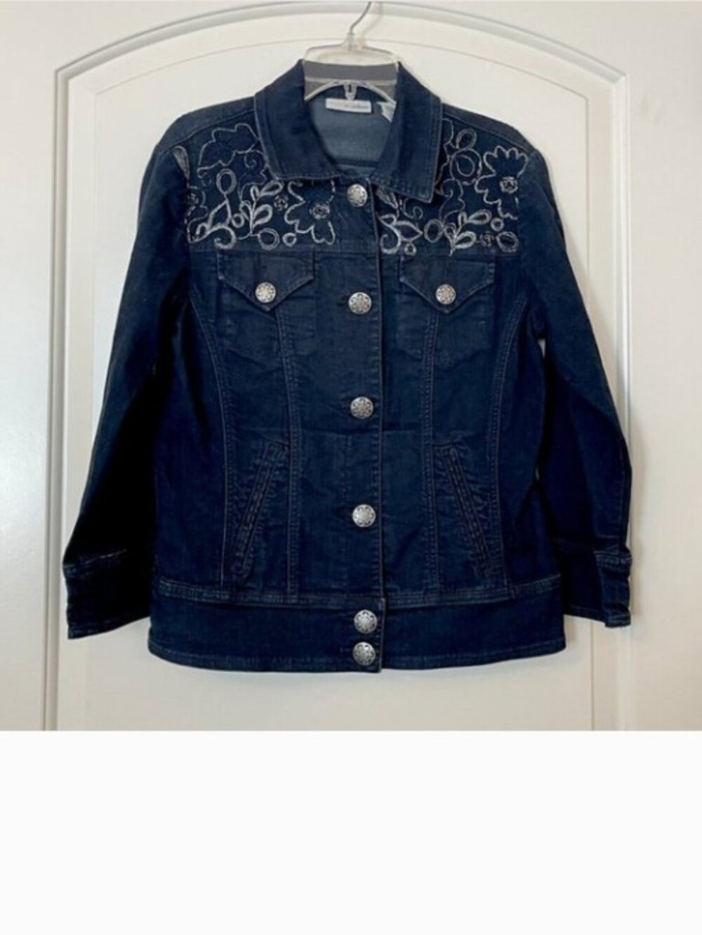 Chico's Platinum Jean Denim Jacket Black Silver Buttons Stitching Beaded 0 Small